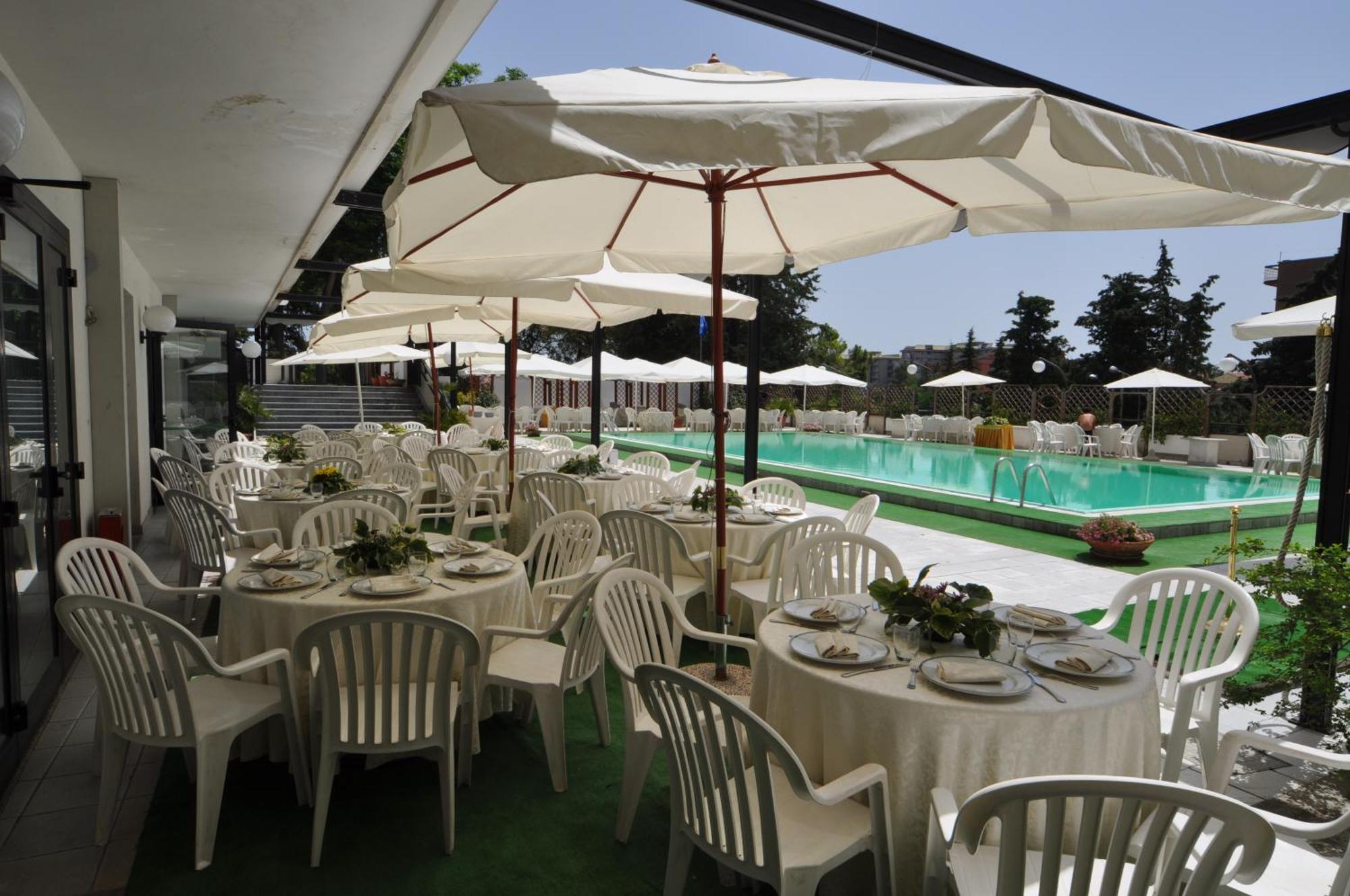 Hotel Du Parc อาตริ ภายนอก รูปภาพ