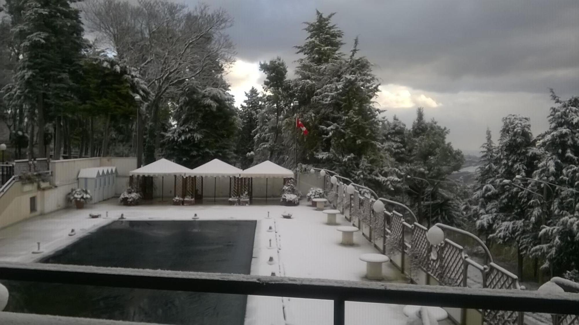 Hotel Du Parc อาตริ ภายนอก รูปภาพ